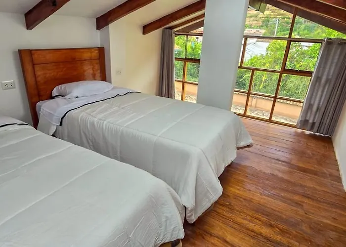 Sacred Valley Heated Pool & Machu Picchu * ウルバンバ
