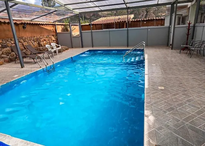 Sacred Valley Heated Pool & Machu Picchu Villa Urubamba